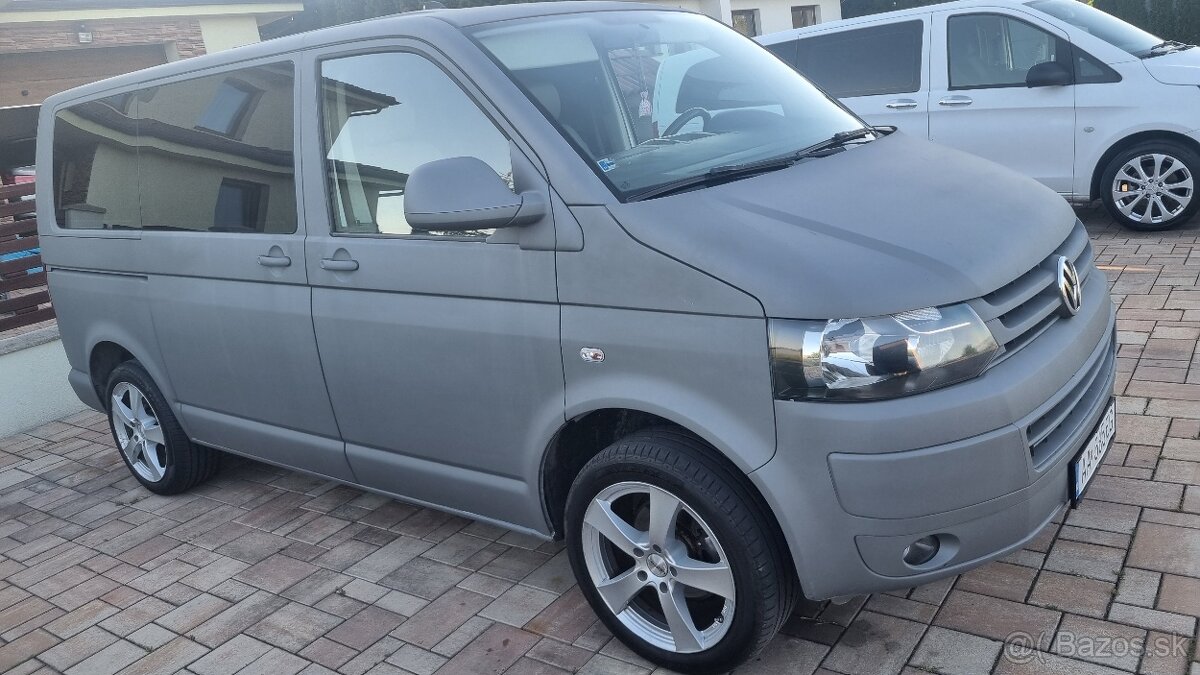 Na prenájom 8 miestny VW Transportér DSG