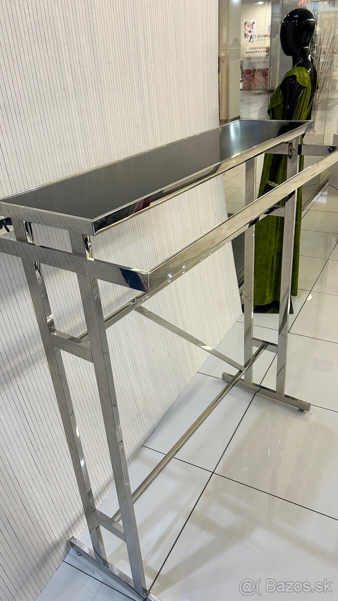 Stojan štender na oblečenie