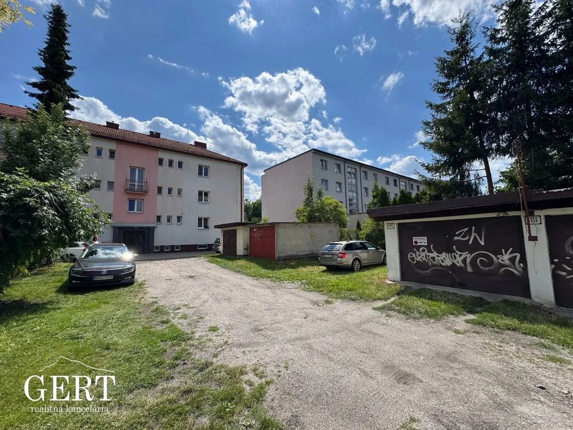 REZERVOVANÉ Garáž , Ružomberok, ul. Gen. Miloša Vesela