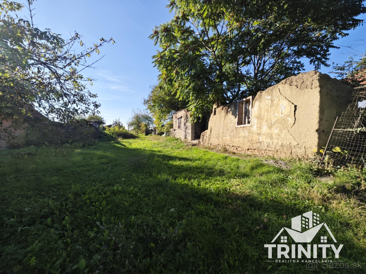 Na predaj stavebný pozemok v obci Trávnica