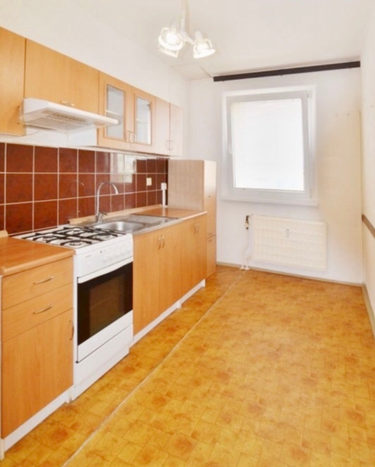 Prenájom 3,5.- izbový byt s loggiou ul. Jurkovičová