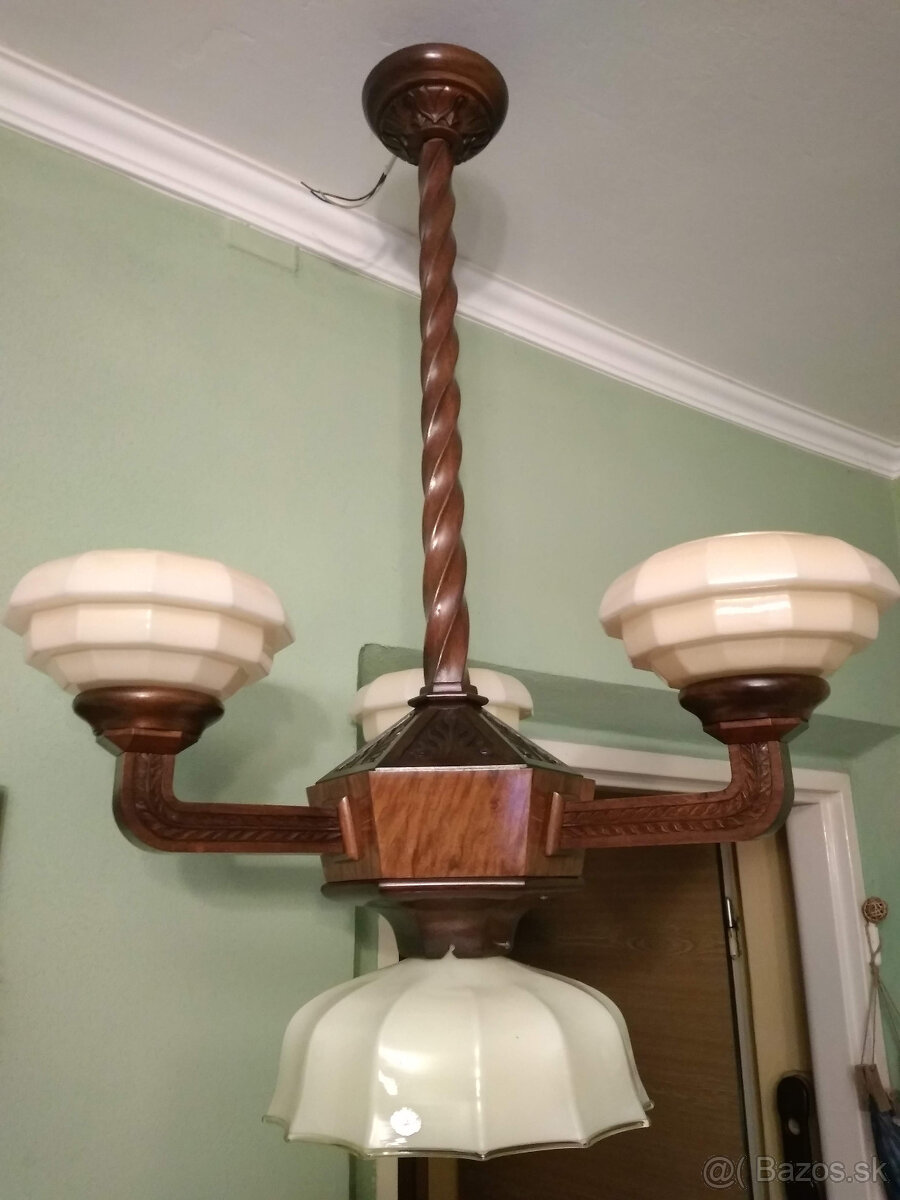 Drevený trojramenný starožitný luster