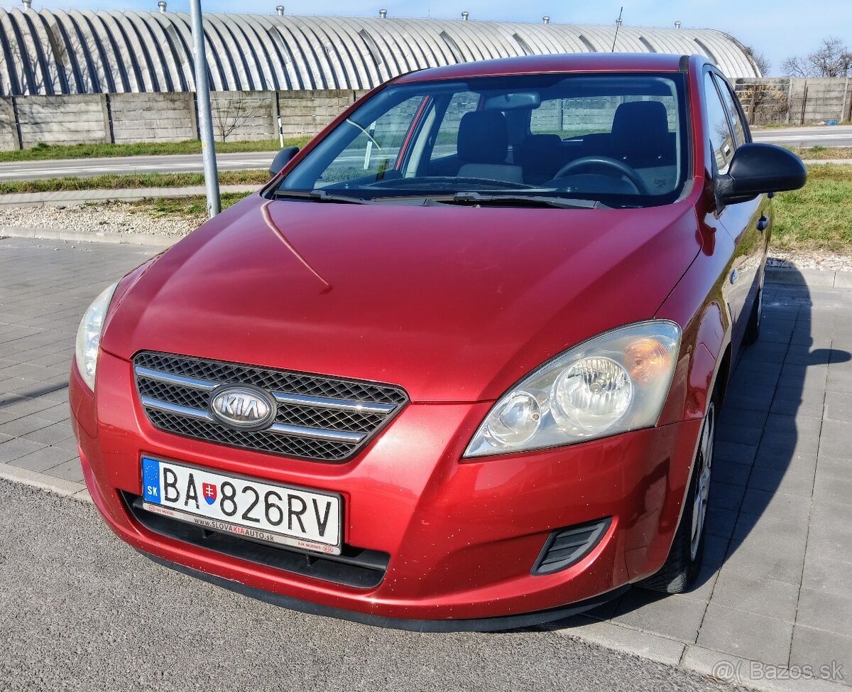 Kia Ceed 1.4 benzín 77kW 5st manuál 2007