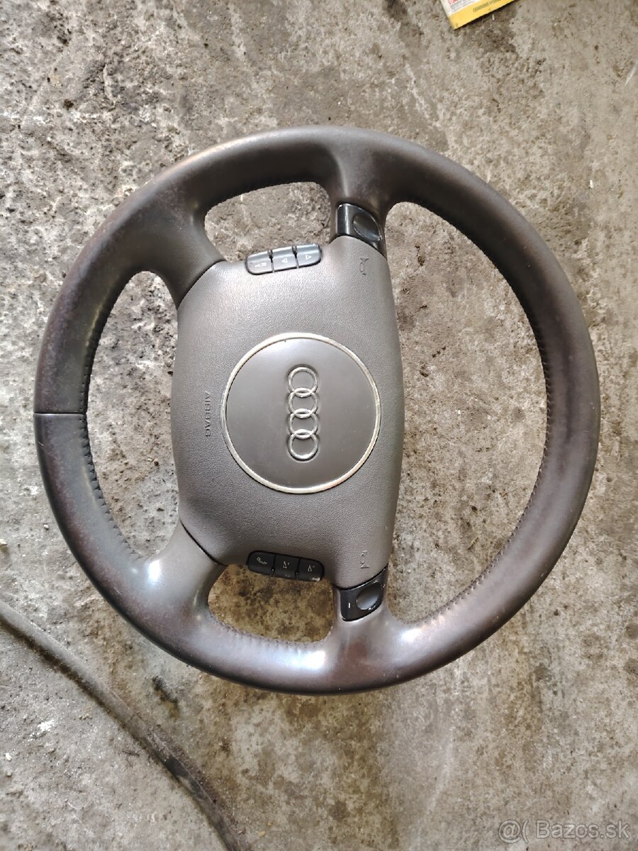 Audi A6 multifunkčný volant