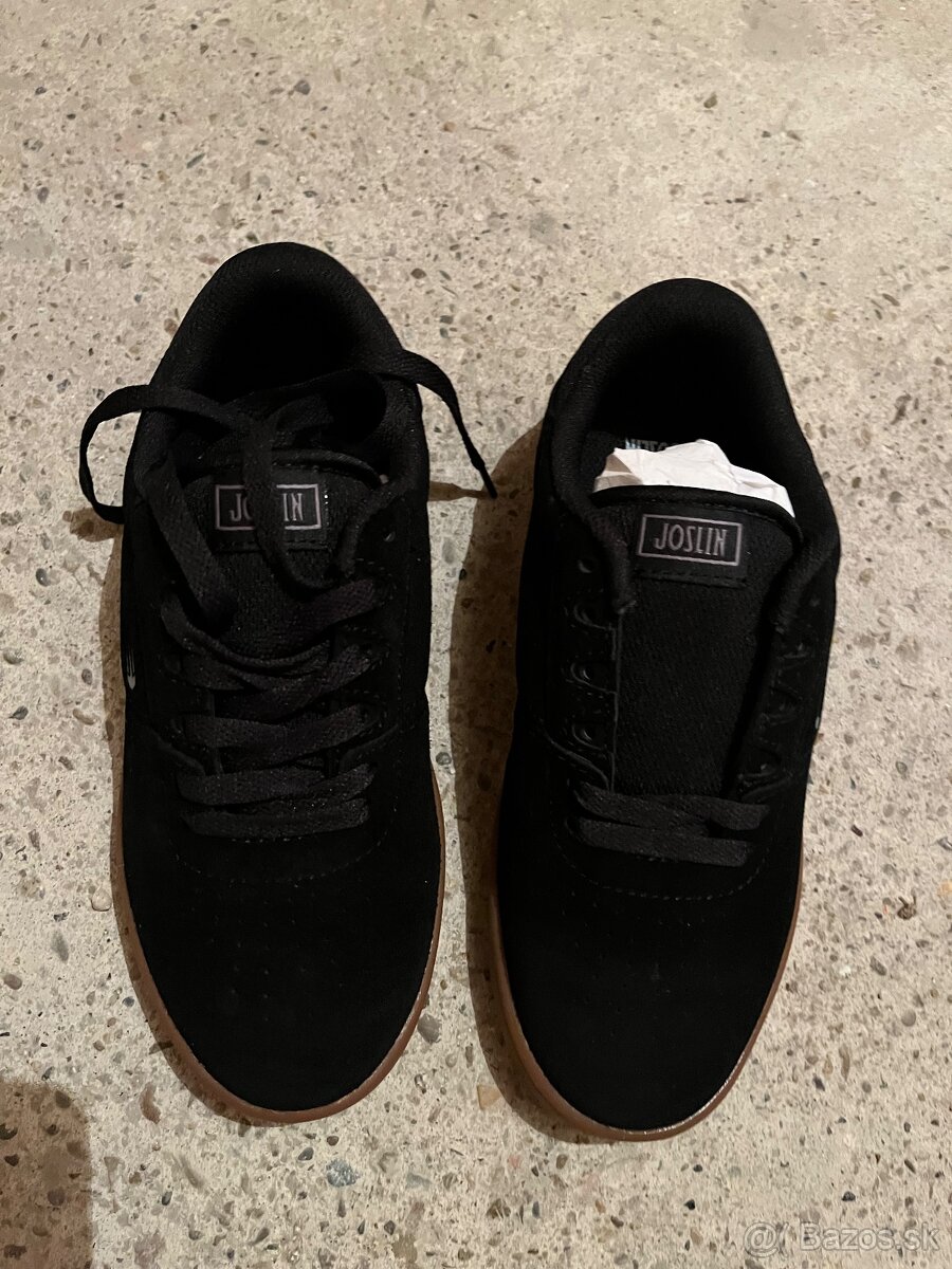 Etnies
