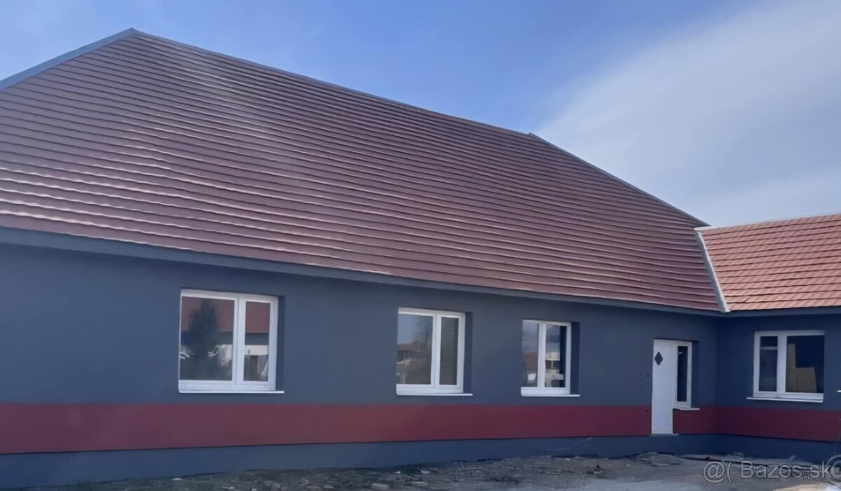 KOMPLETNE ZREKONŠTRUOVANÝ dom v Nýrovciach