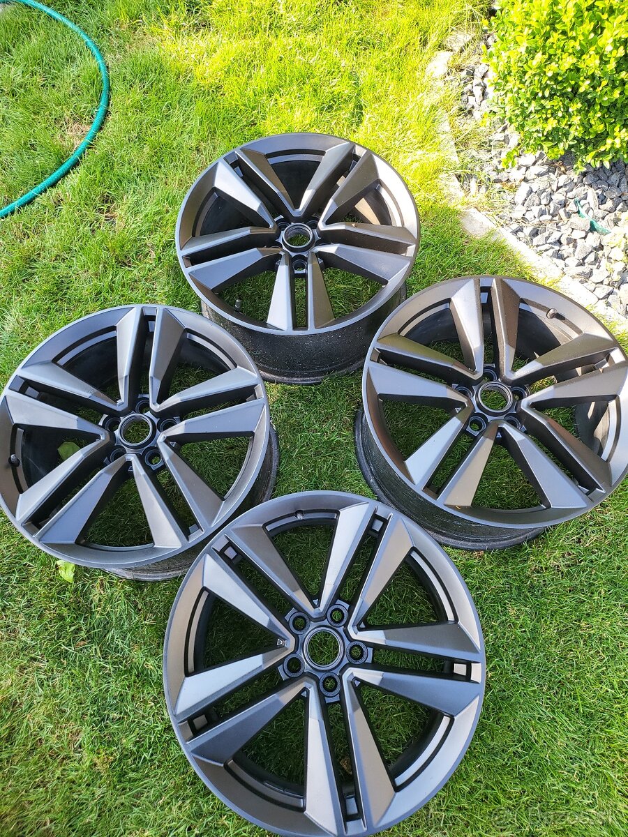 5X114,3 R19 Mustang alu disky +TPms senor
