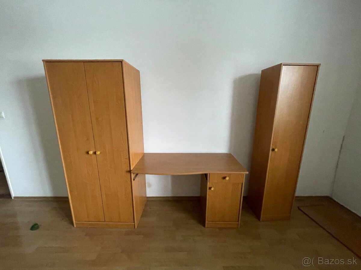 Súprava skríň s deskou