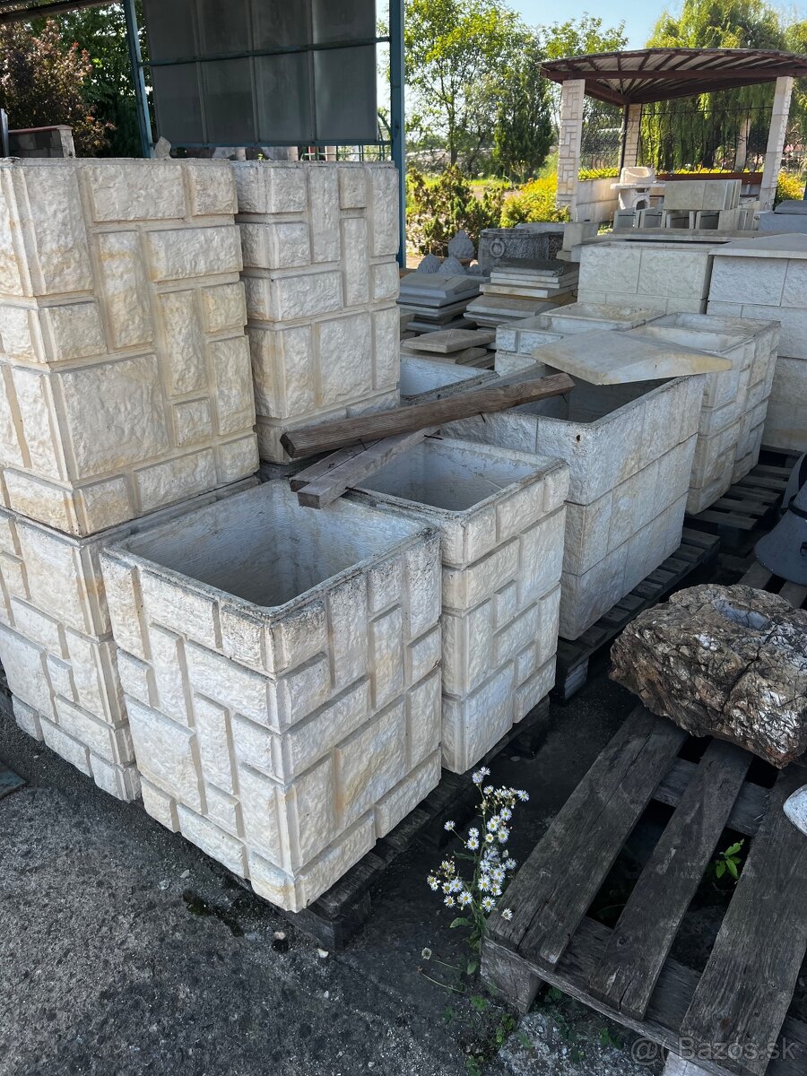 Betónové kvetináče