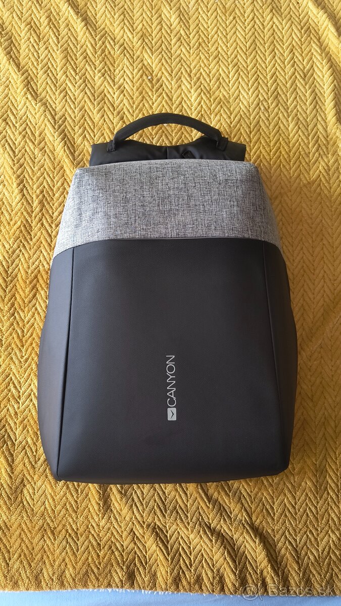Nepremokavý batoh CANYON na notebook (ako nový)
