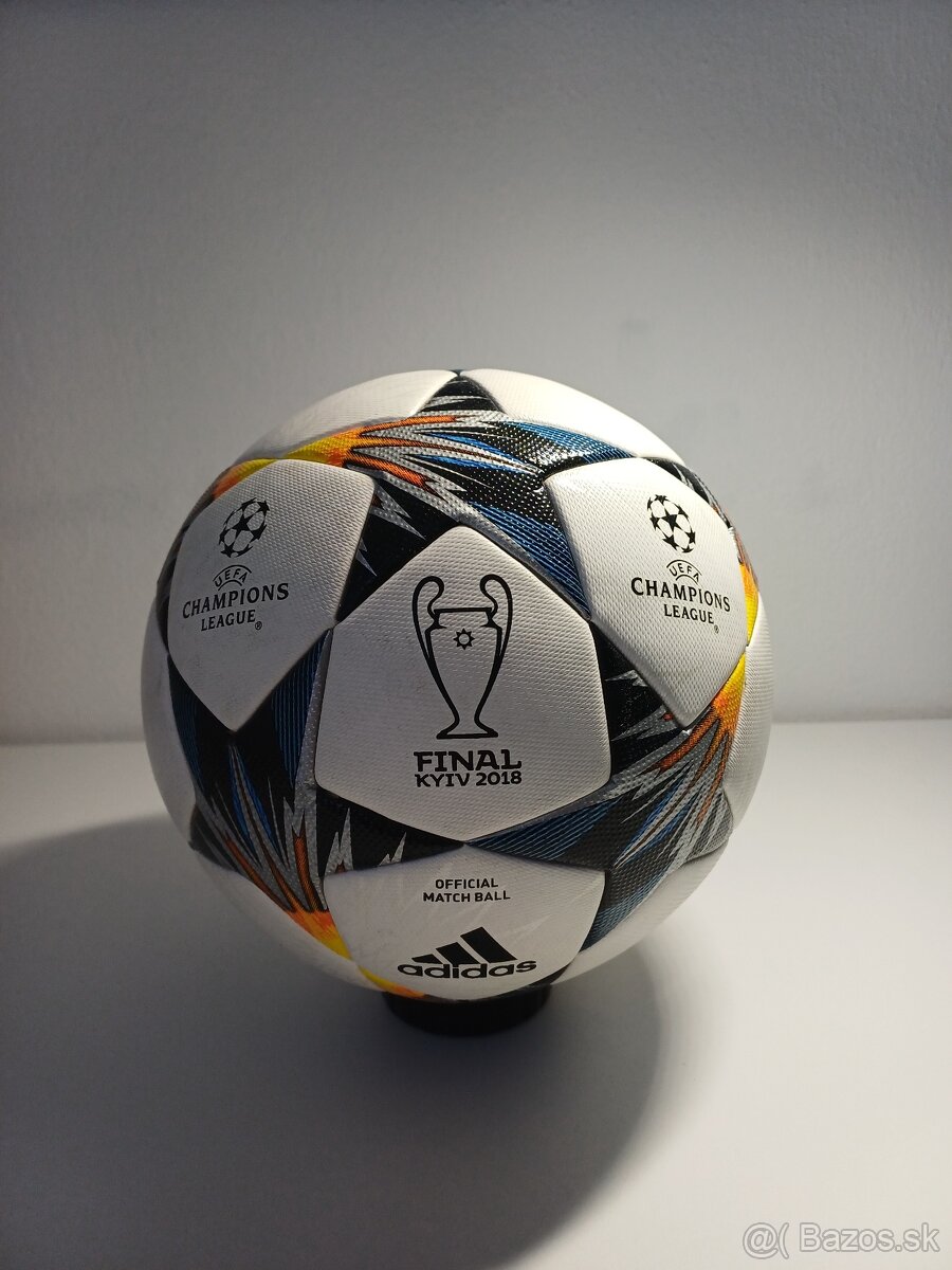 Futbalová lopta