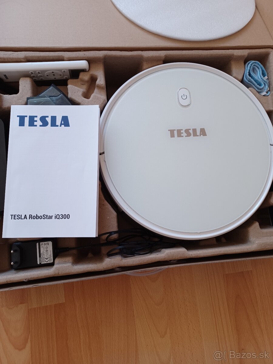 Vysavač Tesla Robo Star iQ 300
