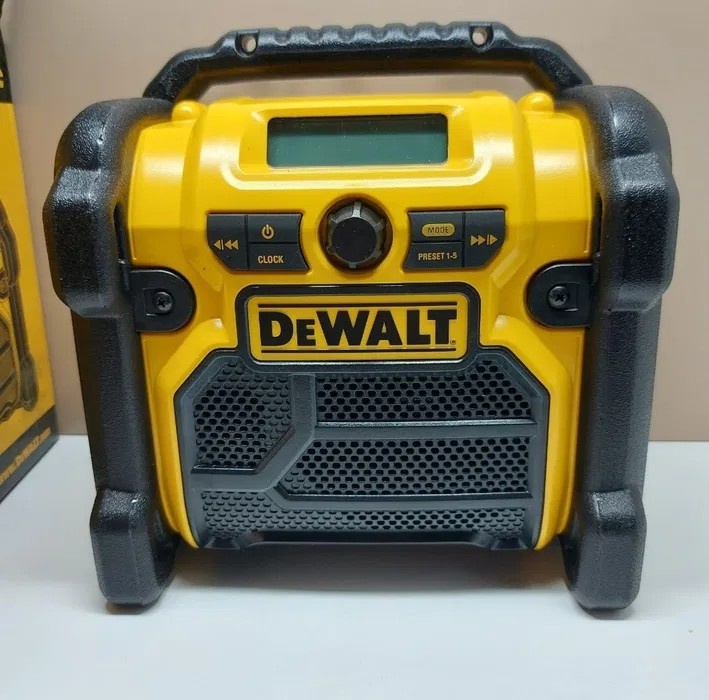 Nové Aku rádio FM / AM Dewalt DCR019