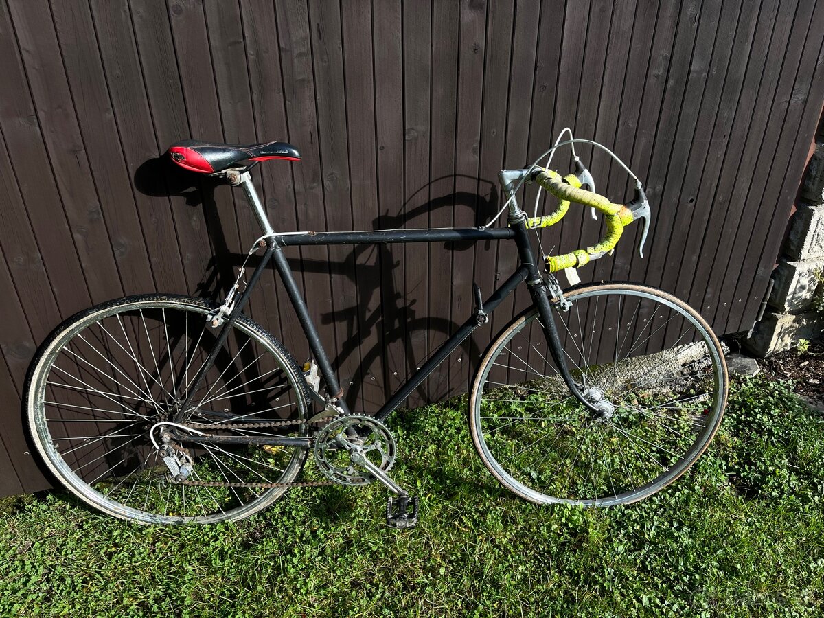 Pánsky cestný bicykel Favorit