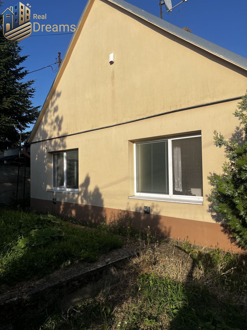 Na predaj: 4-izbový rodinný dom s veľkým pozemkom – tichá lo