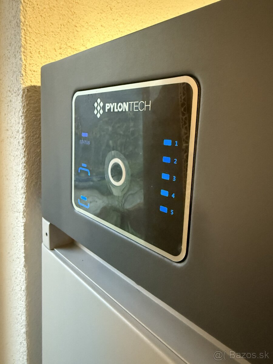 2x batéria Pylontech Force H2 17,75KWh