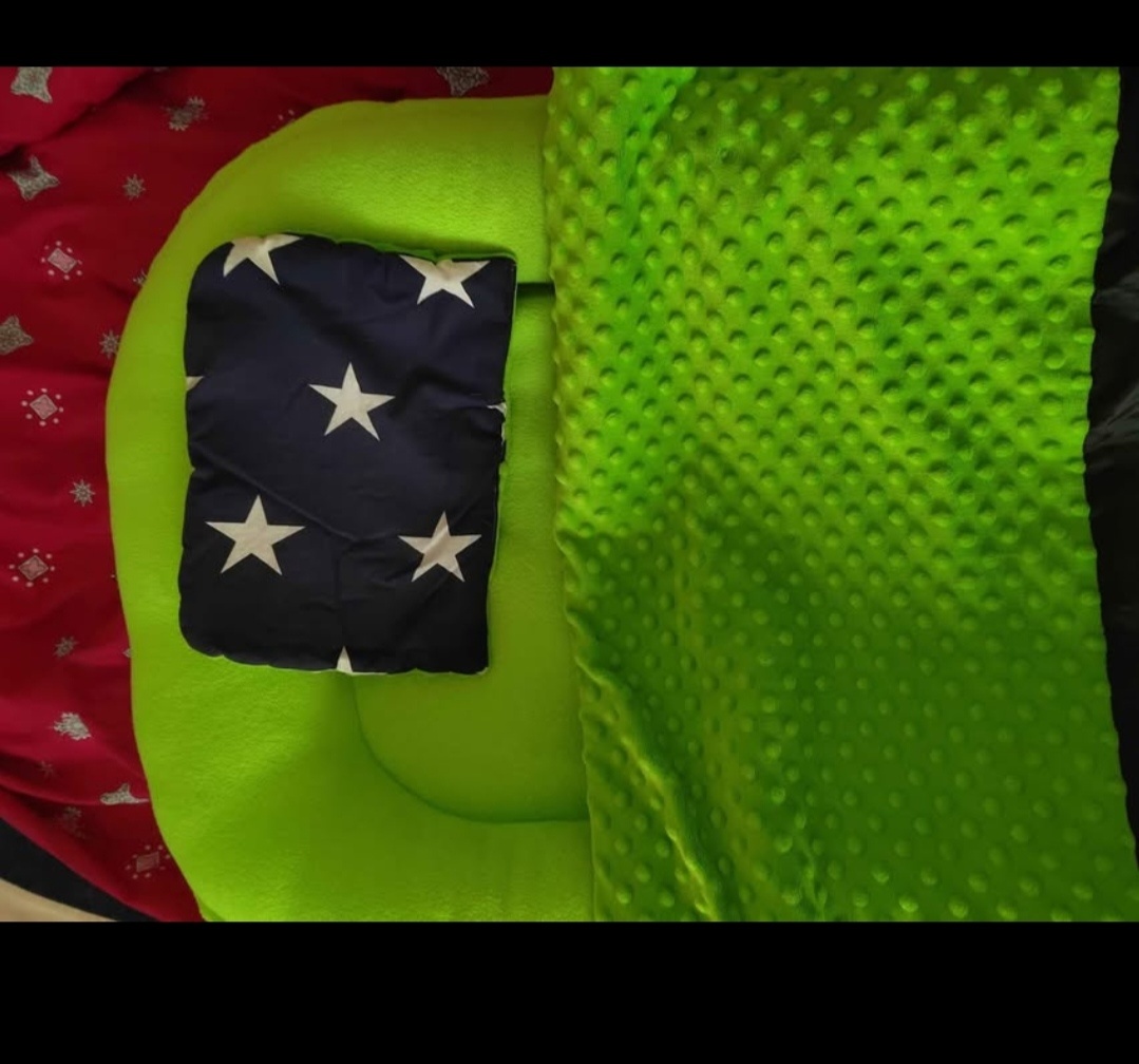 Hniezdo s deckou a vankušíkom pre bábätka