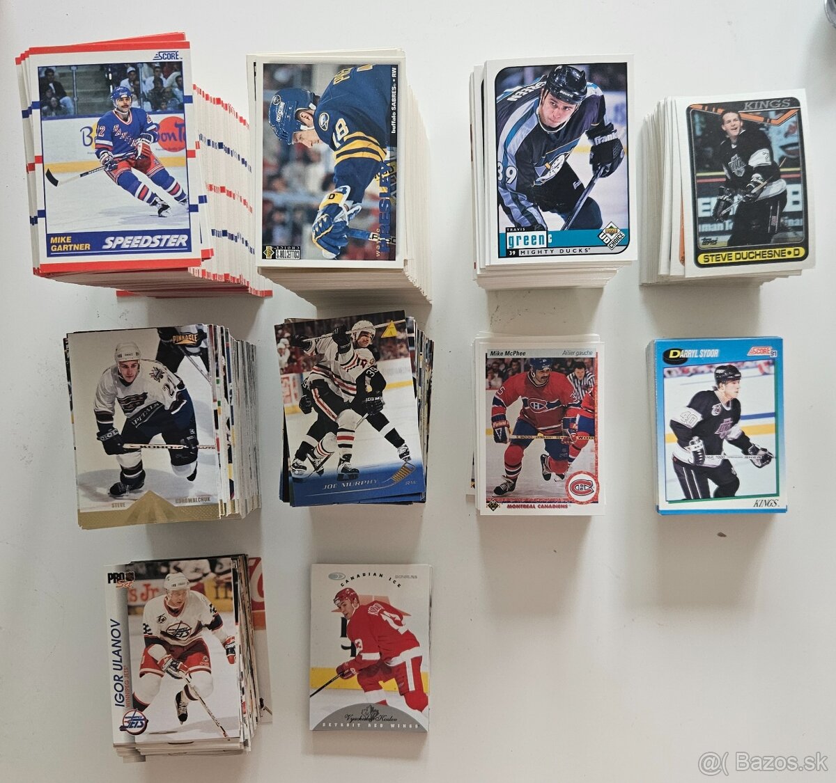 Hokejové kartičky LOT NEW A 1429ks