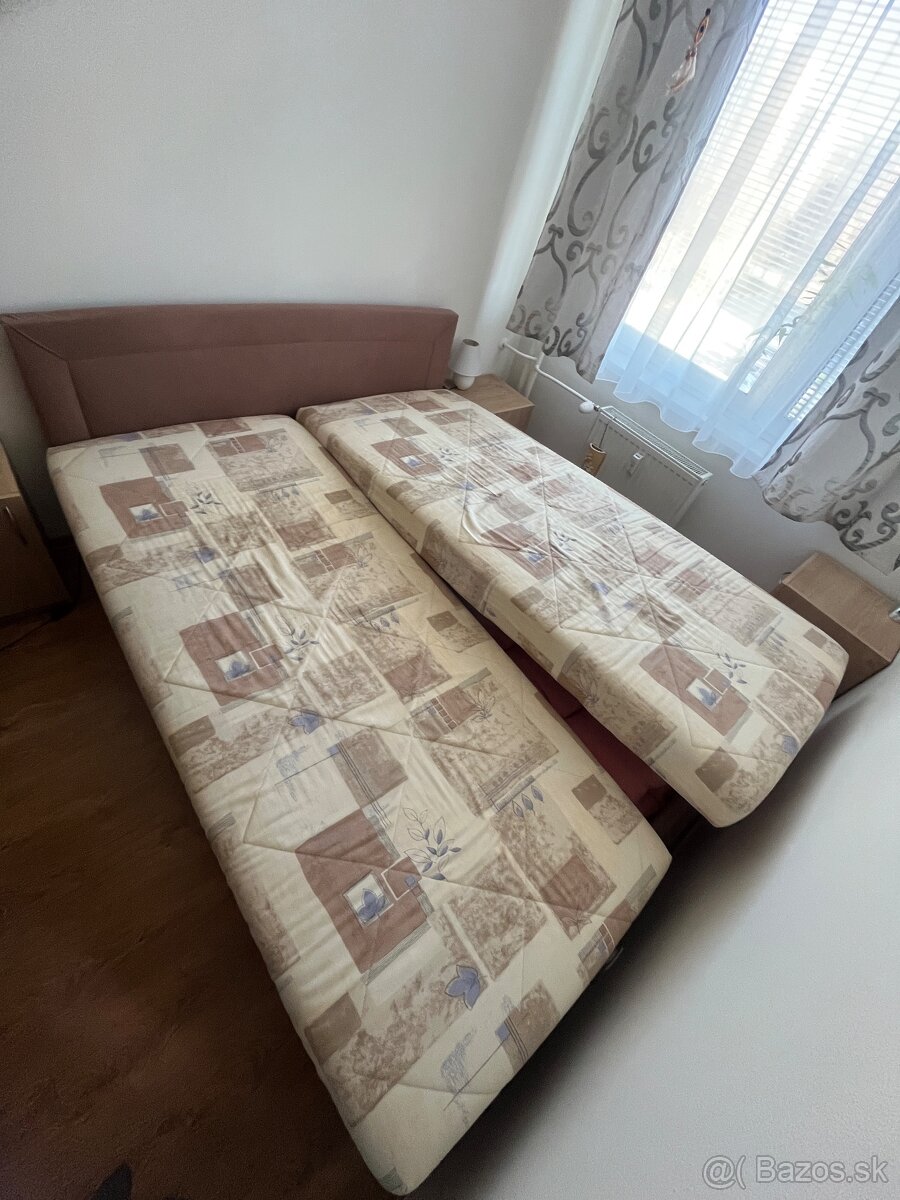 Manželská čalunená posteľ