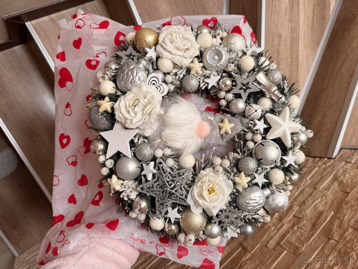 Vianočný veniec na dvere