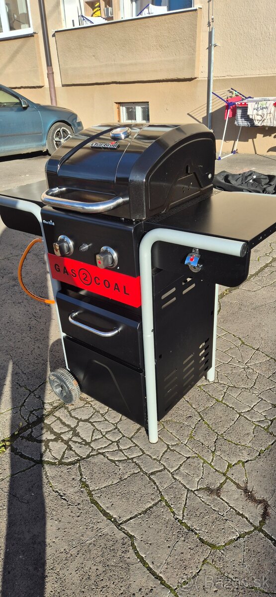 Gril hybridný Char-Broil Gas2Coal 2B