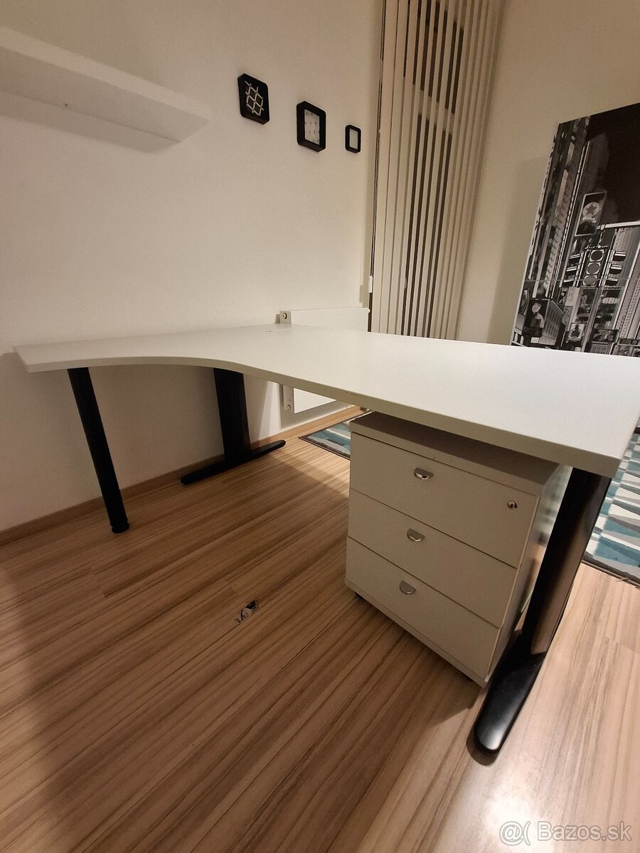 Kancelarsky/študentský stôl