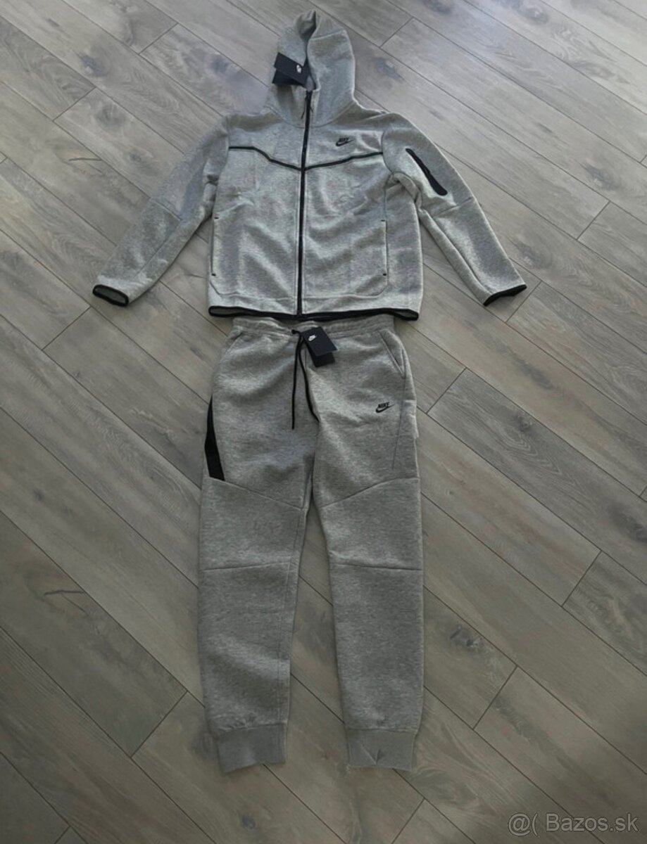 Nike Tech Fleece Silver