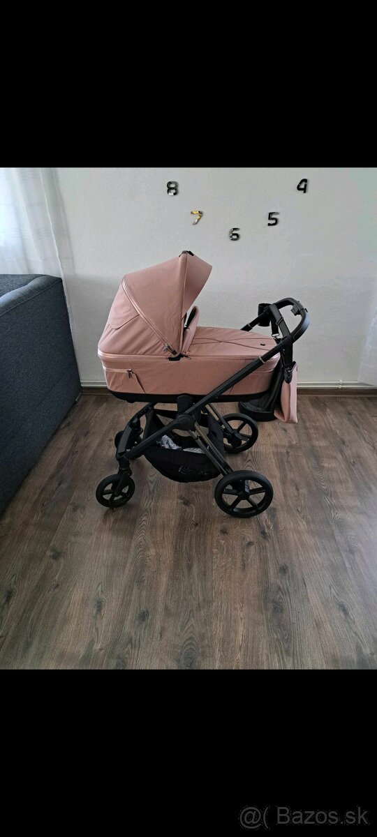 ESPIRO Kočík kombinovaný Miloo 08 Pink love story