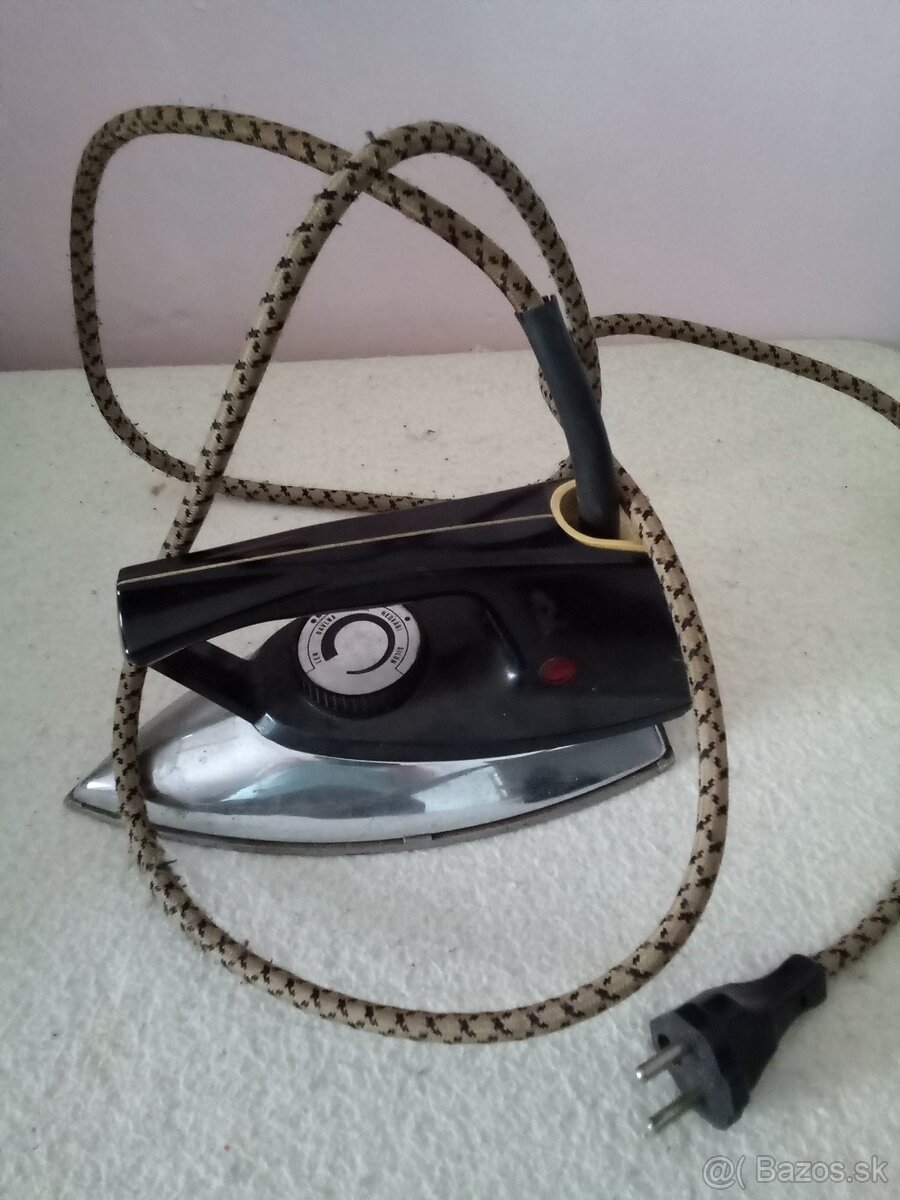 Retro žehlička ETA