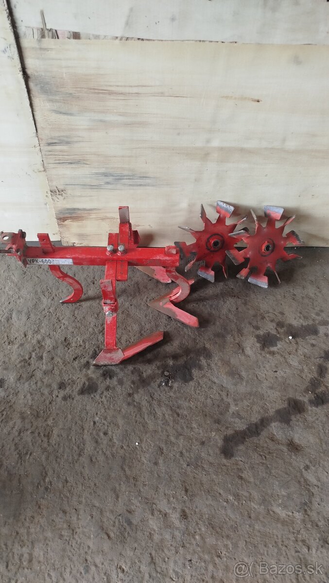 Plečka, kultivátor na malotraktor