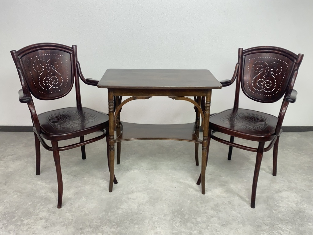 Elegantné Thonet sedenie