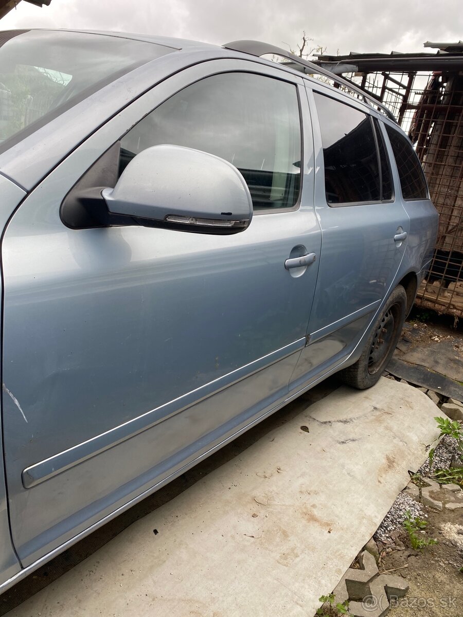 Škoda octavia 2 dvere