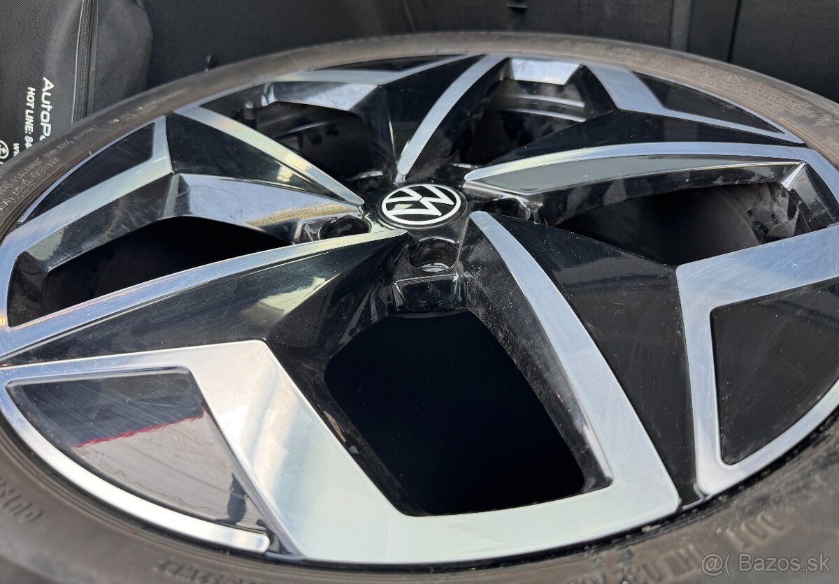 ALU disky R19 originál VW plus letné pneu
