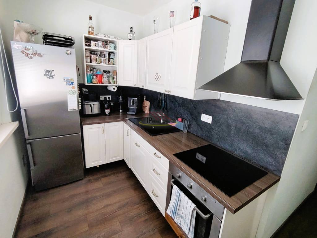 PREDAJ 2 izb. bytu ,52,50 m2, BA - Hornádska ul,2/8.posch.,