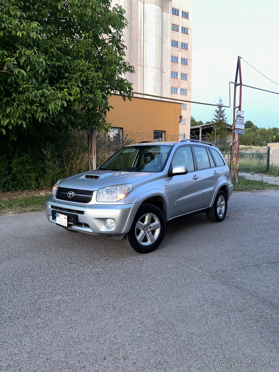 Toyota Rav4 2.0 D-4D 4x4 Klimatronik,Ťažné, Len 156.000km