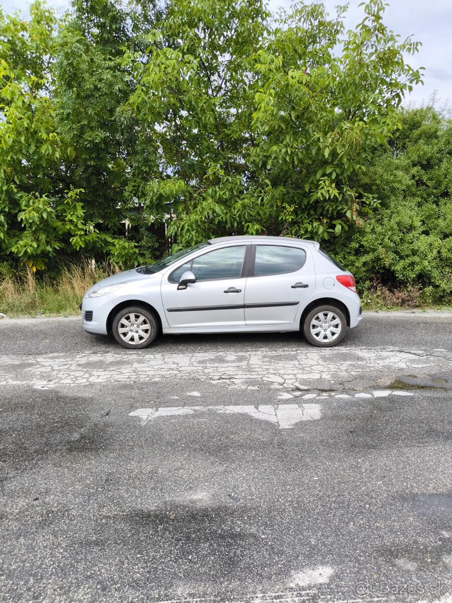 PEUGEOT 207