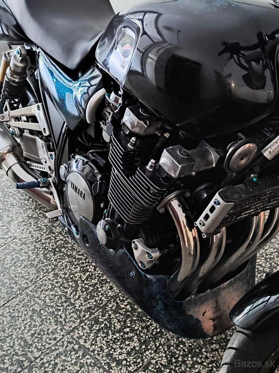 YAMAHA XJR 1200
