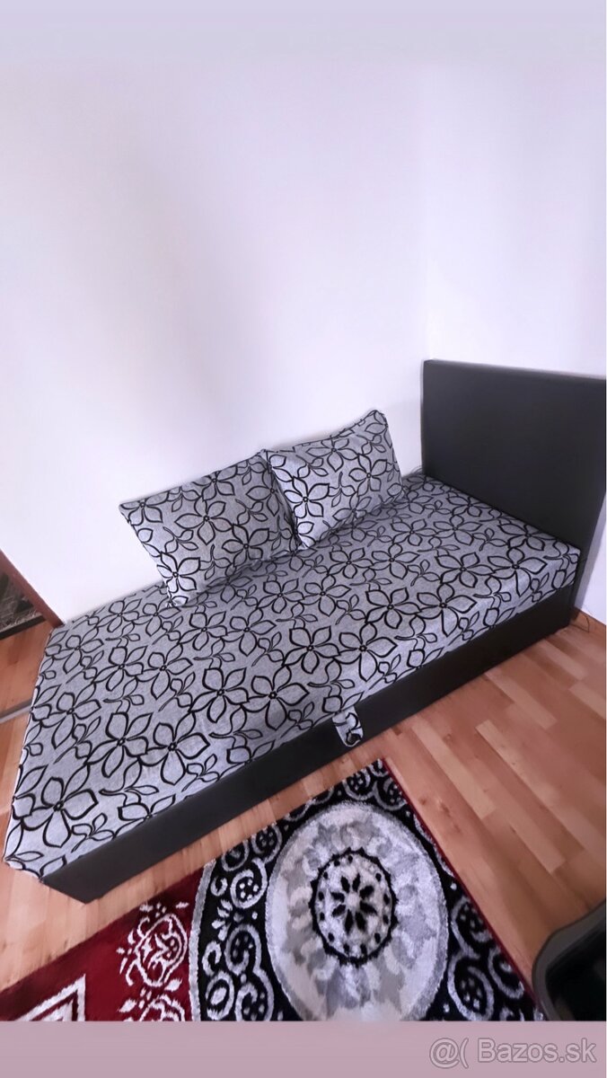 Čalúnena posteľ boxspring