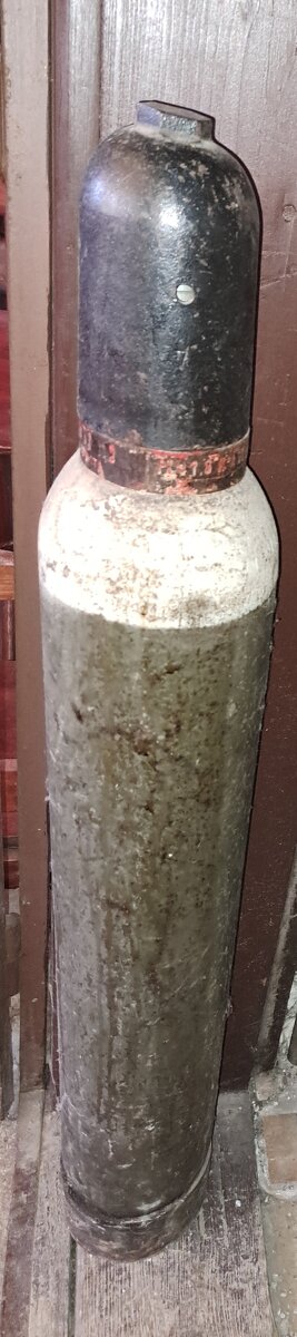 Fľaša kyslík ( asi)