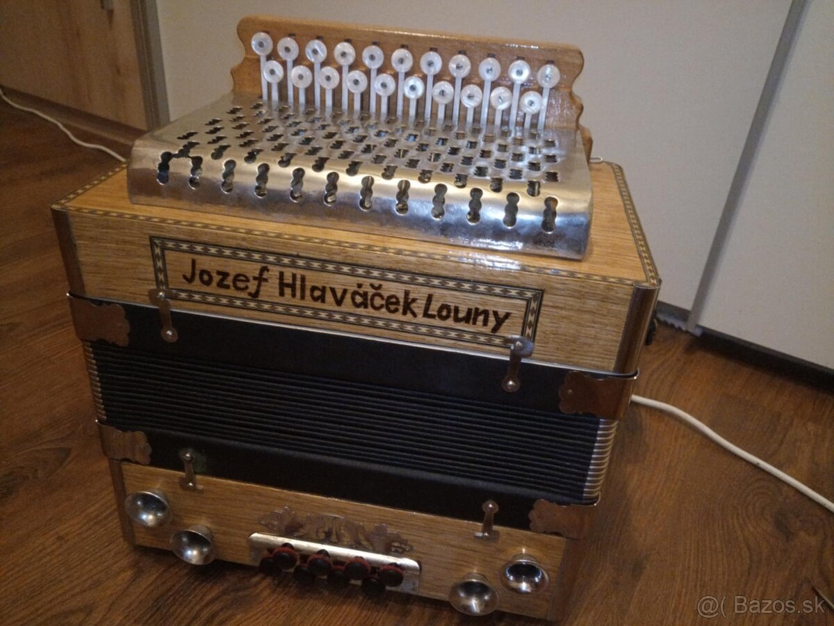 heligonka hlaváček