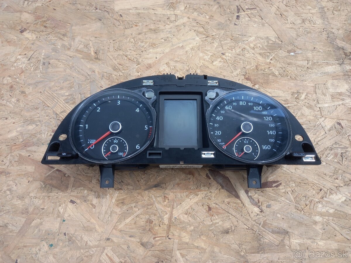 VW Passat B7 Budíky