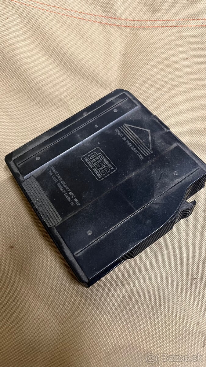 Box do cd meniča bmw