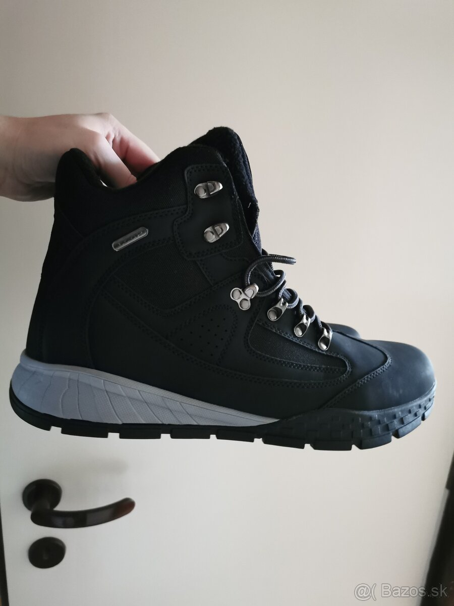 Trekové topánky