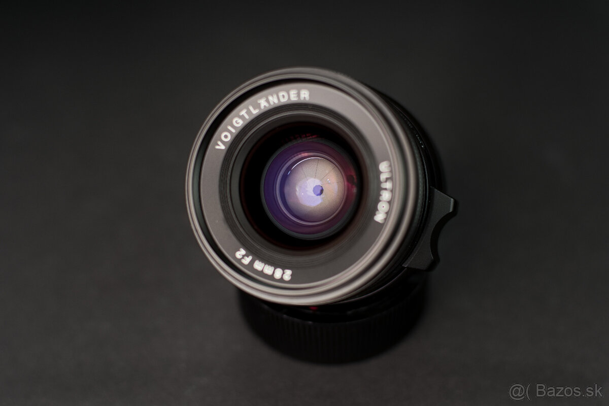 Voigtländer Ultron 2/28. Leica LM.