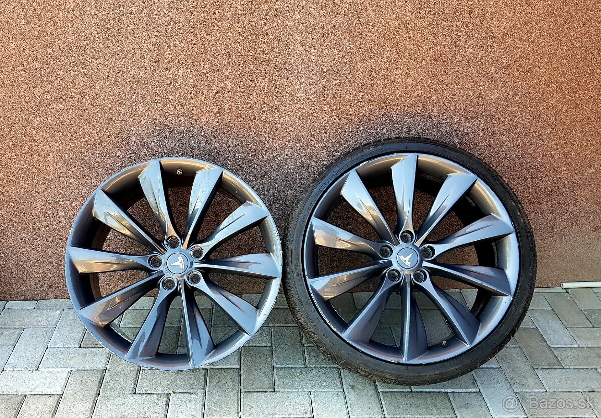 Predám elektróny TESLA model S