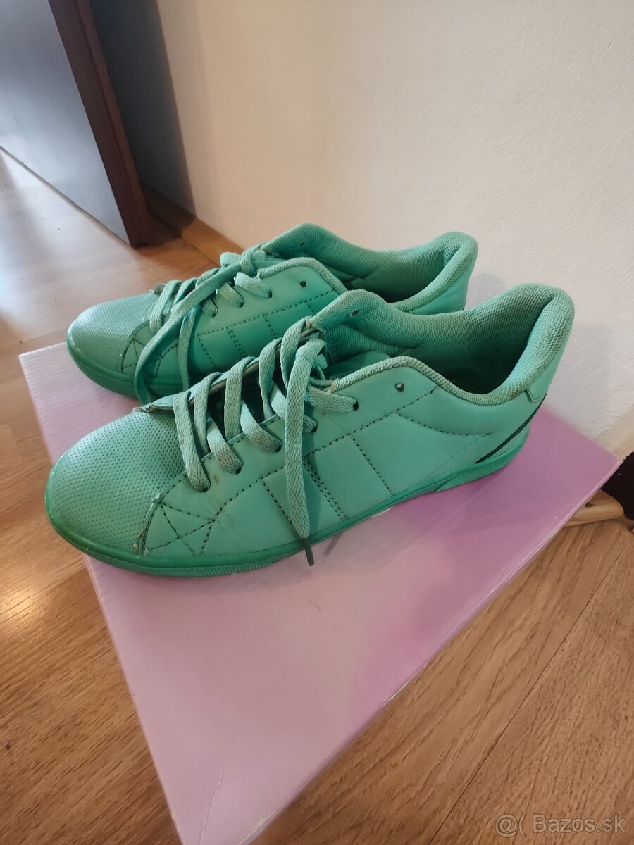 Predám ✅ Dámske zelené tenisky veľkosť 38