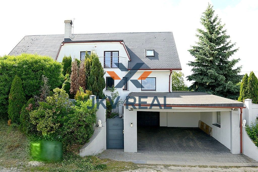 Rodinná oáza pokoja a luxusu – veľkorysý 6-izbový dom s altá