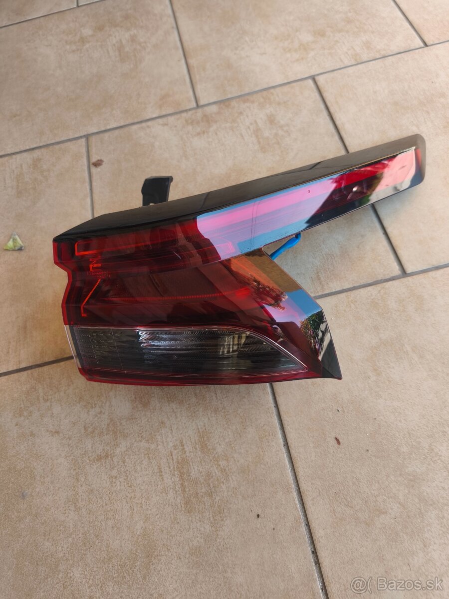 Qashqai j12 zadné svetlo