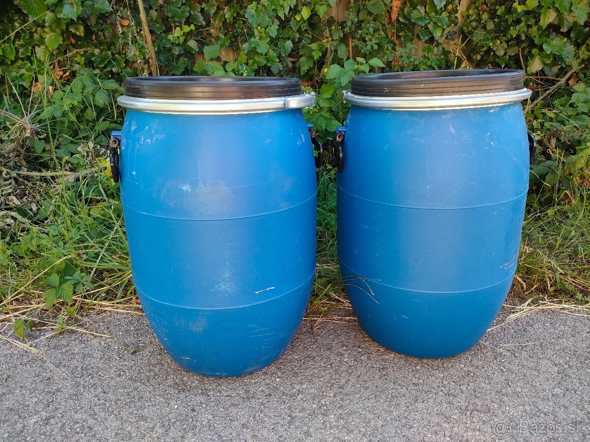 Plastové sudy s vekom 60l.