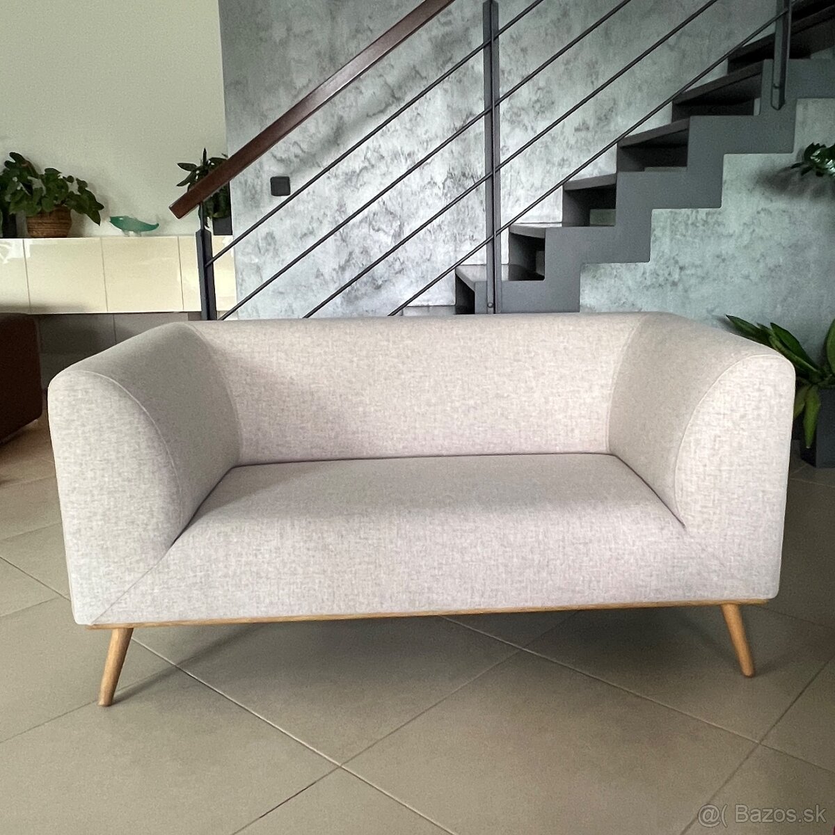 Béžová pohovka/gauč